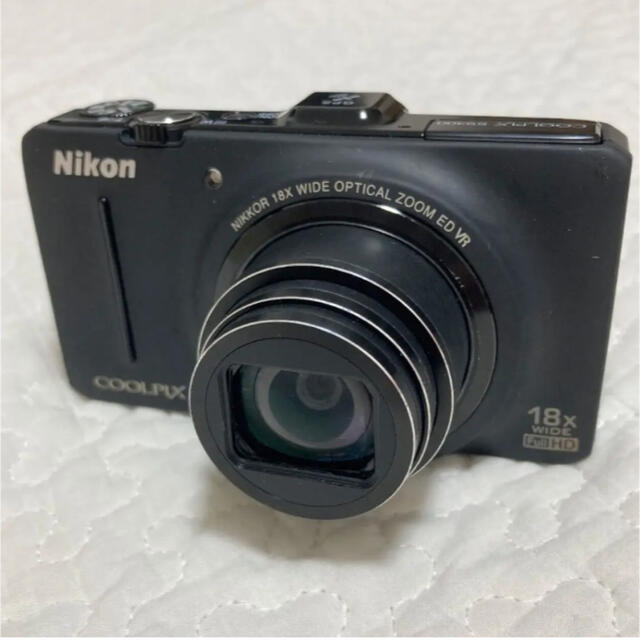 Nikon(ニコン)のNikon デジカメ　ブラック　黒色 スマホ/家電/カメラのカメラ(コンパクトデジタルカメラ)の商品写真