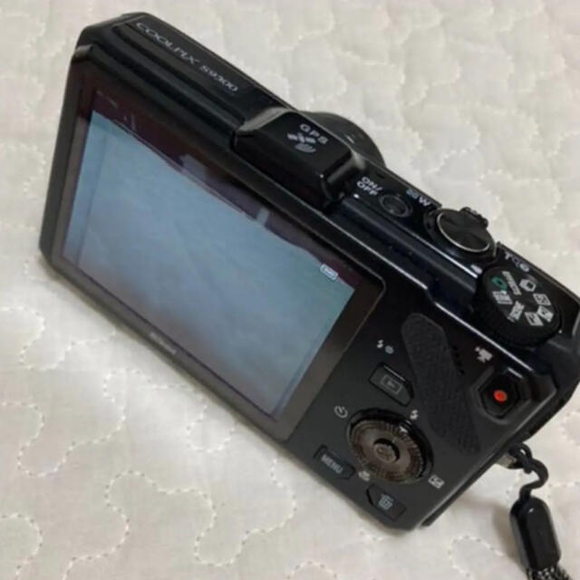 Nikon(ニコン)のNikon デジカメ　ブラック　黒色 スマホ/家電/カメラのカメラ(コンパクトデジタルカメラ)の商品写真