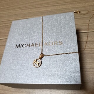 マイケルコース(Michael Kors)のMICHAEL KORS　ロゴチャームネックレス(ネックレス)