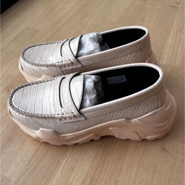 AKIKOAOKI Regulated Gravity Ivory×Ivory 値引 18760円 www.skytrac.ca