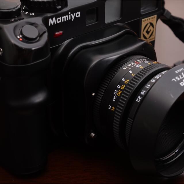 USTMamiya(マミヤ)のマミヤ Mamiya New 6 MF レンズ G 3.5/75L スマホ/家電/カメラのカメラ(フィルムカメラ)の商品写真