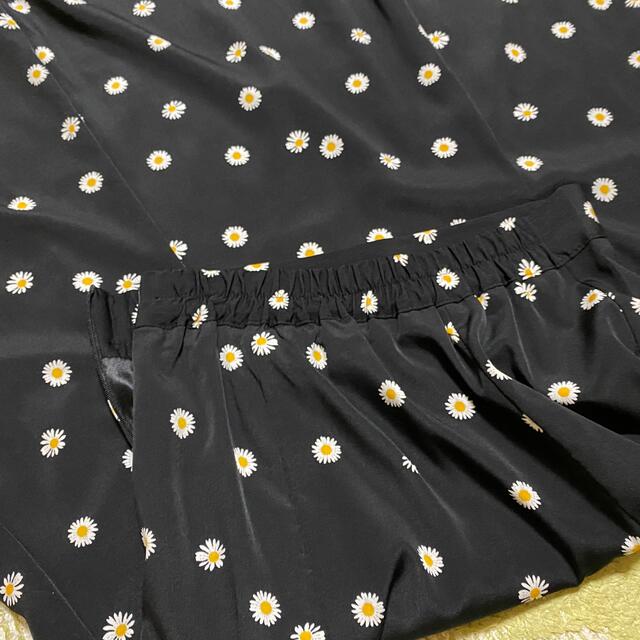 dholic(ディーホリック)の花柄フレアスカート レディースのスカート(ひざ丈スカート)の商品写真
