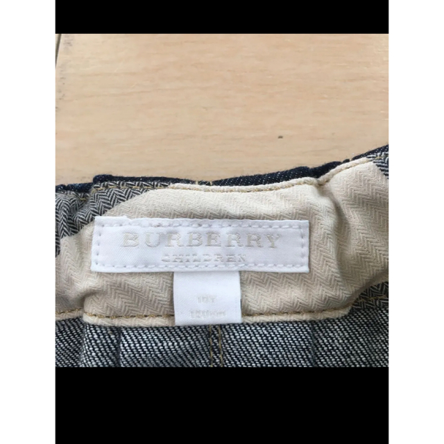 BURBERRY(バーバリー)の美品　バーバリー　140 スカート キッズ/ベビー/マタニティのキッズ服女の子用(90cm~)(スカート)の商品写真