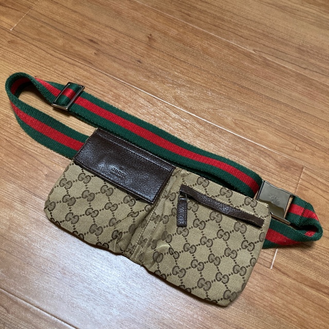 Gucci(グッチ)の【美品】GUCCI ボディバッグ レディースのバッグ(ボディバッグ/ウエストポーチ)の商品写真