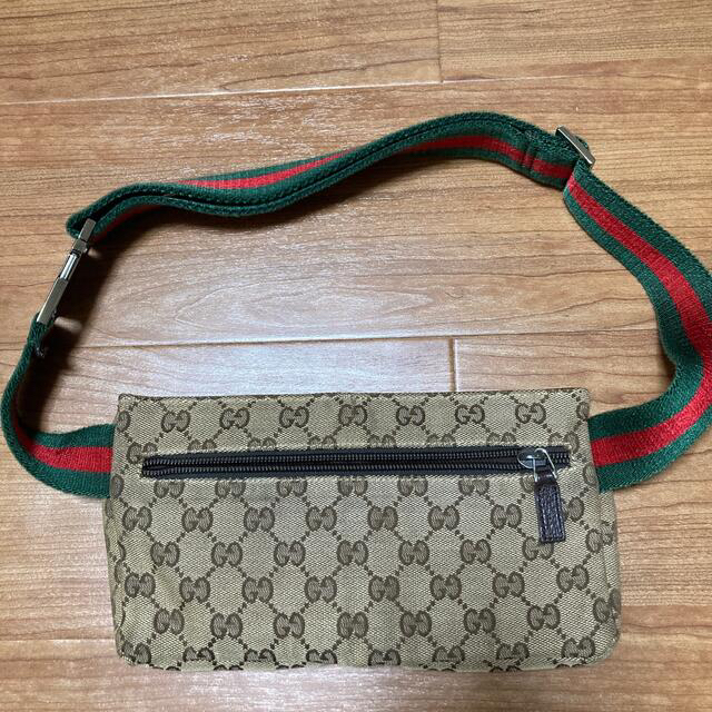 Gucci(グッチ)の【美品】GUCCI ボディバッグ レディースのバッグ(ボディバッグ/ウエストポーチ)の商品写真