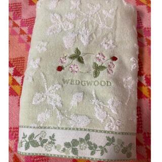 ウェッジウッド(WEDGWOOD)のウエッジウッド　バスタオル　ベリー刺繍g(タオル/バス用品)