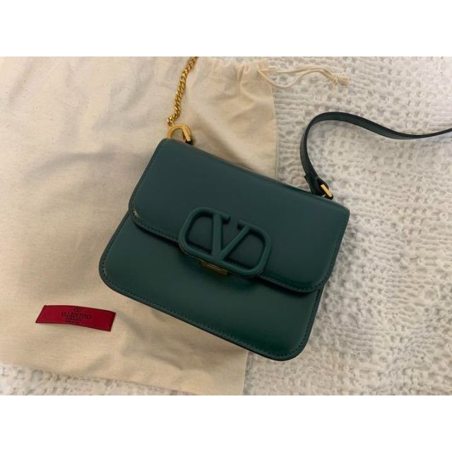 Valentino ヴァレンティノ Vロゴ クロスボディー バッグ ケリー色