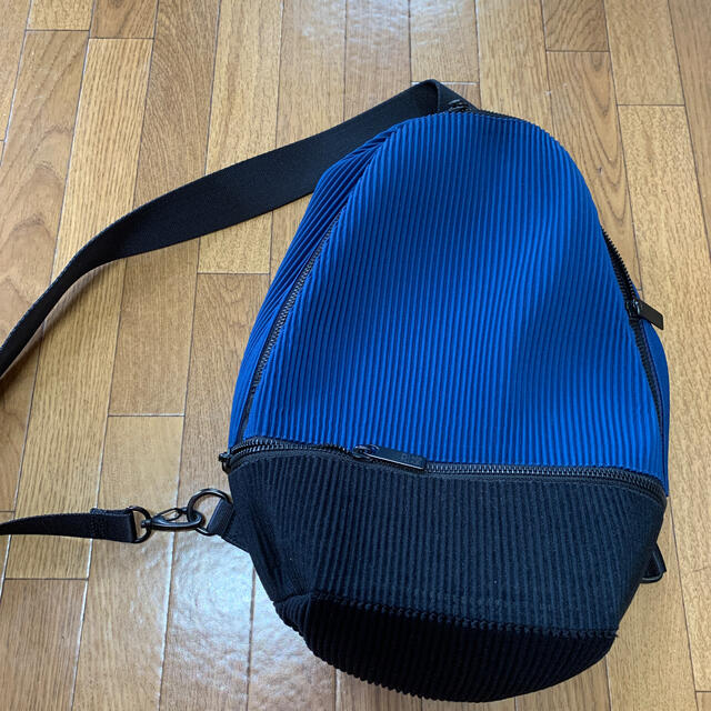 ISSEY MIYAKE(イッセイミヤケ)のいっせいみやけ。 レディースのバッグ(ボディバッグ/ウエストポーチ)の商品写真