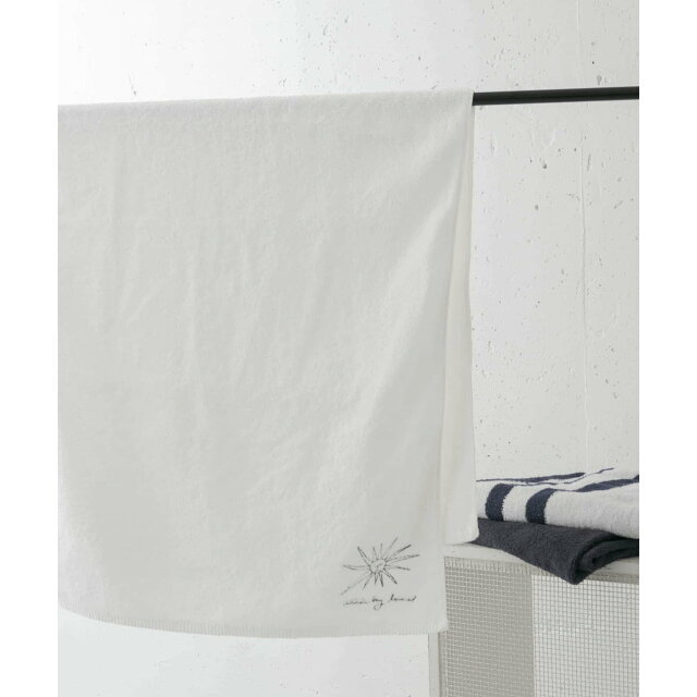 URBAN RESEARCH DOORS(アーバンリサーチドアーズ)の【オフホワイト】LIVING PRODUCTS Bath Towel white インテリア/住まい/日用品の日用品/生活雑貨/旅行(タオル/バス用品)の商品写真