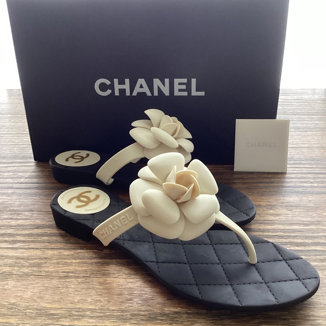 新品　CHANEL  カメリア　サンダル 1