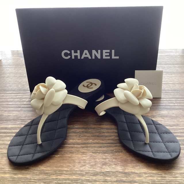 新品　CHANEL  カメリア　サンダル