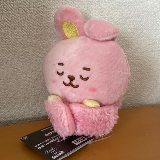 BT21 cooky ボールチェーン付　ぬいぐるみ　BTS グク　クッキー エンタメ/ホビーのタレントグッズ(アイドルグッズ)の商品写真