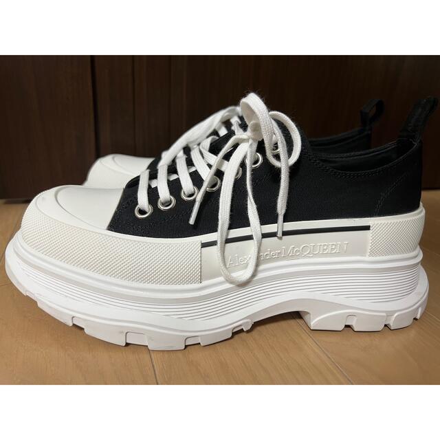 Alexander McQueen - ALEXANDER MCQUEEN Tread Slick ロー スニーカーの通販 by ししー's