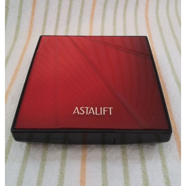 ASTALIFT(アスタリフト)のアスタリフト ライティングパーフェクションプレストパウダー コンパクト＋レフィル コスメ/美容のベースメイク/化粧品(フェイスパウダー)の商品写真