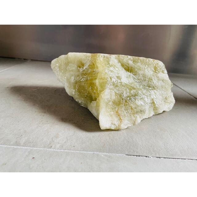 大型 シトリン 2.3kg!! 水晶 原石 開運 金運 運気 風水 宝くじ 幸運
