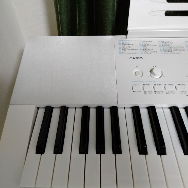 純正ベダル付けます。カシオLK-223光ナビゲーション　電子キーボード 楽器の鍵盤楽器(電子ピアノ)の商品写真