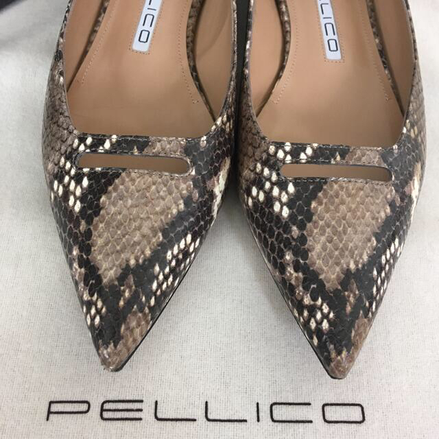 PELLICO(ペリーコ)のPELLCO ANELLI パイソン フラットパンプス 37.5 ¥56.100 レディースの靴/シューズ(ハイヒール/パンプス)の商品写真