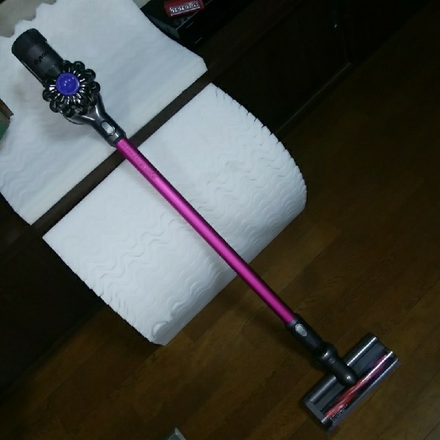 コードレスクリーナー dyson v6(DC62) WMH - 掃除機