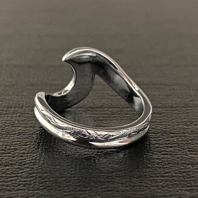 ハワイアンジュエリー 指輪 スクロールウェーブ リング　ステンレス メンズのアクセサリー(リング(指輪))の商品写真