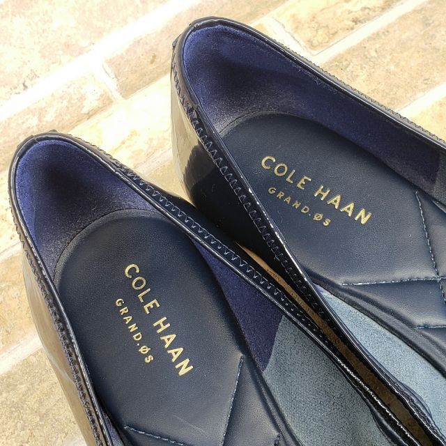 Cole Haan(コールハーン)のコールハーン ☆ エナメルレザー オープントゥ パンプス 7.5B ネイビー レディースの靴/シューズ(ハイヒール/パンプス)の商品写真