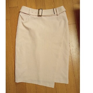 ミッシェルクラン(MICHEL KLEIN)のタイトスカート　ベビーピンク　いい女スカート(ひざ丈スカート)