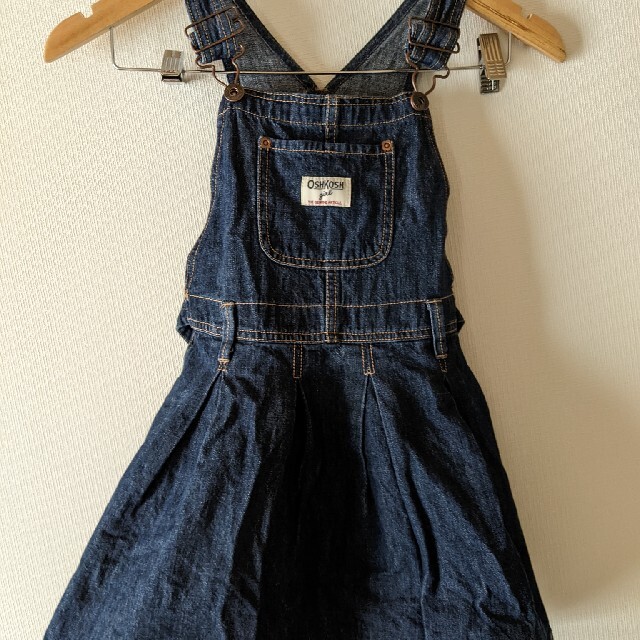 OshKosh(オシュコシュ)のOSHKOSH　デニムサロペット　ワンピース　130 キッズ/ベビー/マタニティのキッズ服女の子用(90cm~)(ワンピース)の商品写真