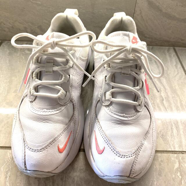 NIKE(ナイキ)の値下げNIKE AIR MAX23.0㎝ キッズ/ベビー/マタニティのキッズ靴/シューズ(15cm~)(スニーカー)の商品写真