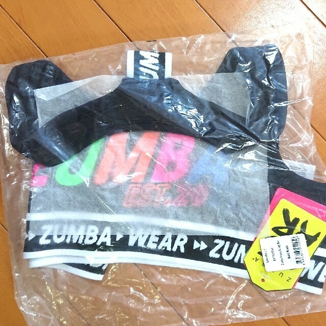 Zumba(ズンバ)の新品タグ付未開封ズンバブラトップ黒L レディースのトップス(その他)の商品写真