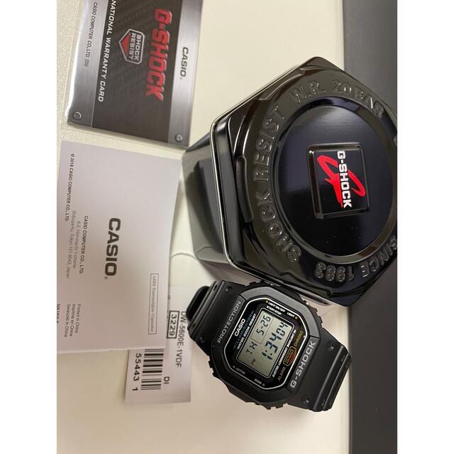 G-SHOCK(ジーショック)の Gショック DW-5600E-1VDF メンズの時計(腕時計(デジタル))の商品写真