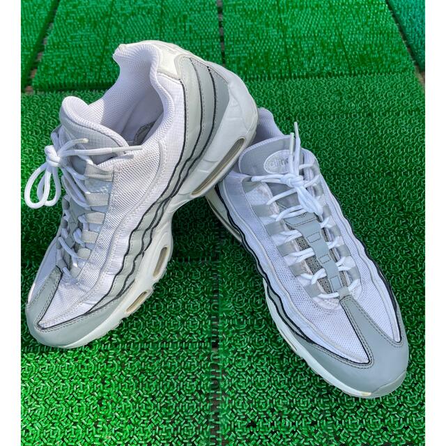 NIKE(ナイキ)のNIKE AIR MAX95 ESSENTIAL 28cm メンズの靴/シューズ(スニーカー)の商品写真