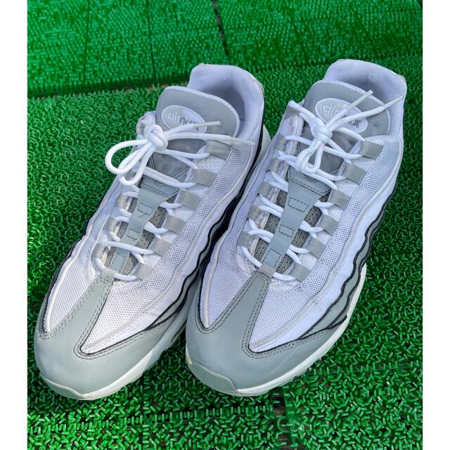 NIKE(ナイキ)のNIKE AIR MAX95 ESSENTIAL 28cm メンズの靴/シューズ(スニーカー)の商品写真