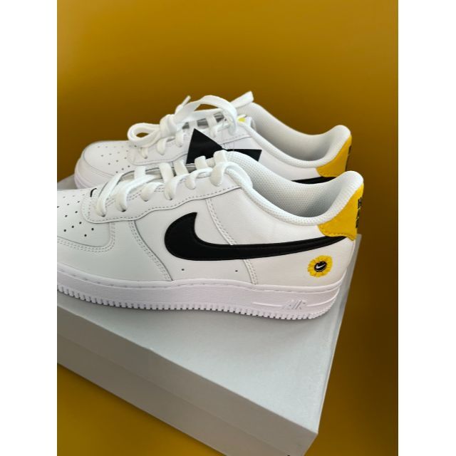 NIKE(ナイキ)の24新品 NIKE エアフォース1 AIR FORCE 1 HAVE A DAY レディースの靴/シューズ(スニーカー)の商品写真