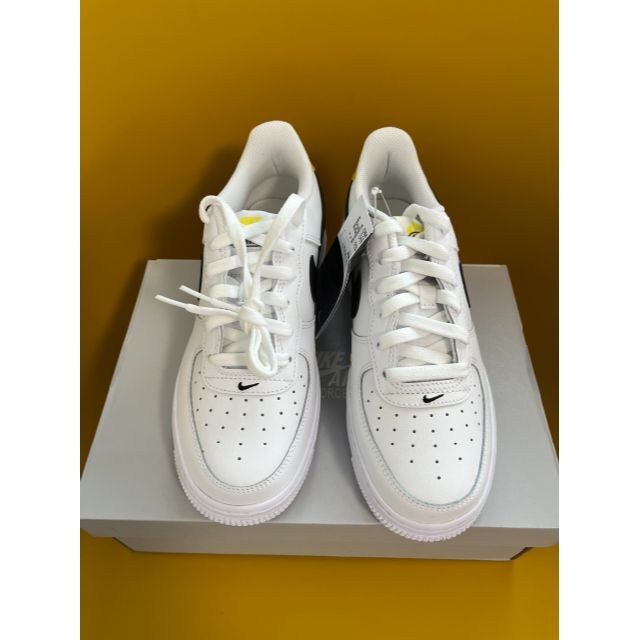 NIKE(ナイキ)の24新品 NIKE エアフォース1 AIR FORCE 1 HAVE A DAY レディースの靴/シューズ(スニーカー)の商品写真