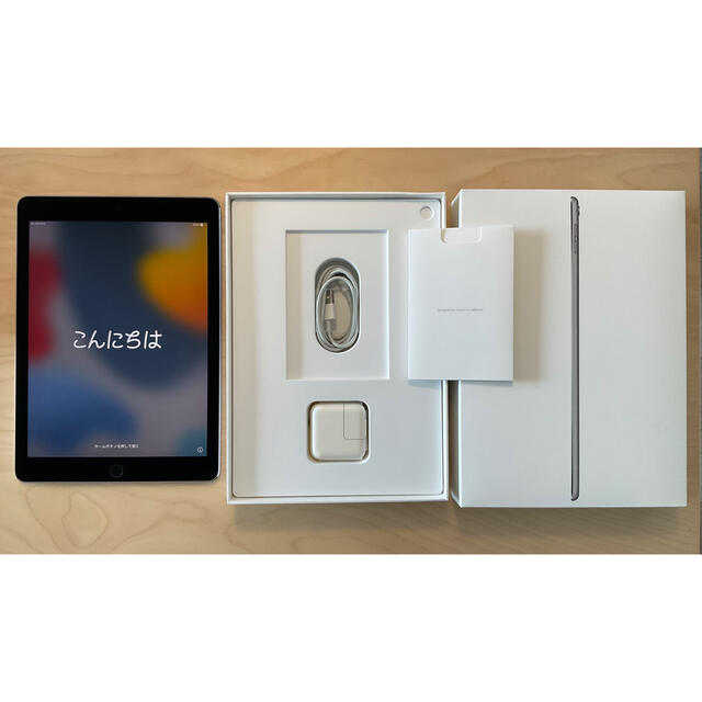 iPad(アイパッド)のiPad Pro 9.7インチ SIMフリー 128GB スマホ/家電/カメラのPC/タブレット(タブレット)の商品写真