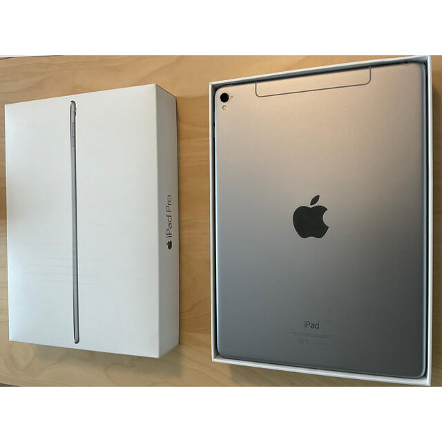 iPad(アイパッド)のiPad Pro 9.7インチ SIMフリー 128GB スマホ/家電/カメラのPC/タブレット(タブレット)の商品写真