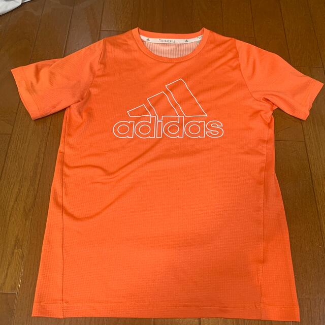 adidas(アディダス)のアディダス　Tシャツ　たぶん150 キッズ/ベビー/マタニティのキッズ服女の子用(90cm~)(Tシャツ/カットソー)の商品写真