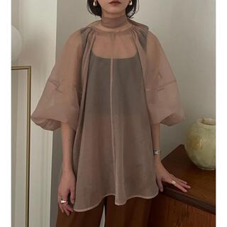 CLANE - CLANE クラネ balloon sheer puff tops ベージュの通販 by K ...