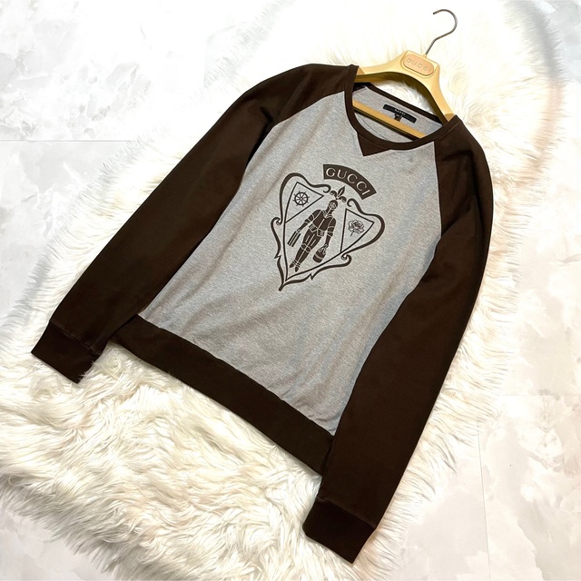 Gucci(グッチ)の本物 ルックブック記載モデル グッチ クレスト紋章 バイカラー ニット セーター メンズのトップス(ニット/セーター)の商品写真