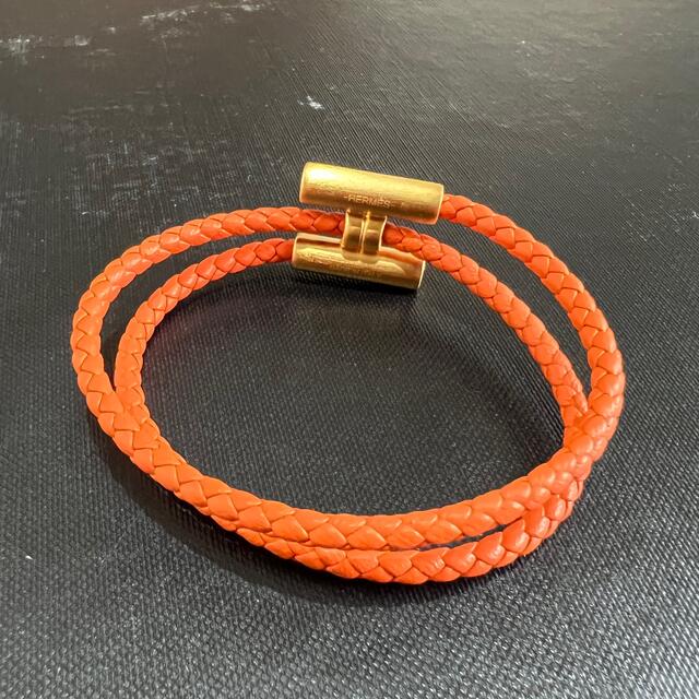 Hermes(エルメス)のHERMES エルメス ブレスレット オレンジ金 メンズのアクセサリー(ブレスレット)の商品写真