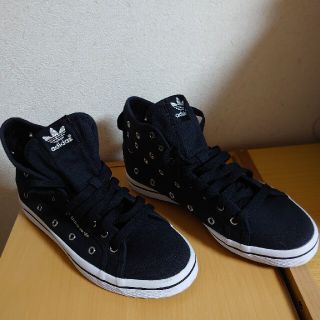 アディダス(adidas)のアディダスのスニーカー(スニーカー)