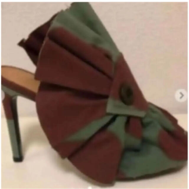 ❤︎新品❤︎ ERIKA CAVALLINI 迷彩フリルサンダル 37 レディースの靴/シューズ(サンダル)の商品写真
