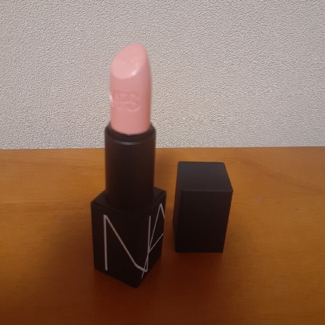 NARS(ナーズ)のNARS　リップスティック　2952 SHR   コスメ/美容のベースメイク/化粧品(口紅)の商品写真