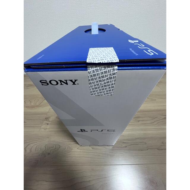 SONY(ソニー)のps5本体 新品(開封義務有りの為店頭開封) エンタメ/ホビーのゲームソフト/ゲーム機本体(家庭用ゲーム機本体)の商品写真