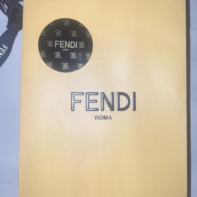 FENDI(フェンディ)のブラックレザーベルト ピンクリバーシブル レディースのファッション小物(ベルト)の商品写真