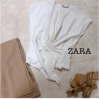 ザラ(ZARA)の美品❣ザラZARA ブラウス！白(シャツ/ブラウス(半袖/袖なし))