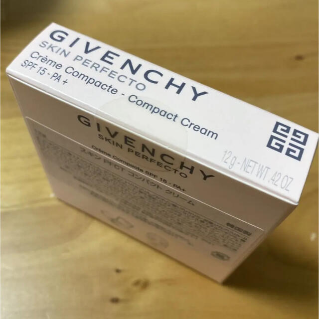 【人気】GIVENCHY　化粧下地コンパクト　リニューアル前