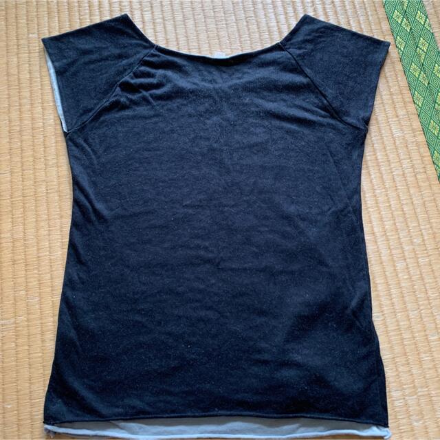 UNIQLO(ユニクロ)のブラック　グレー　Tシャツ カットソー　S レディースのトップス(Tシャツ(半袖/袖なし))の商品写真