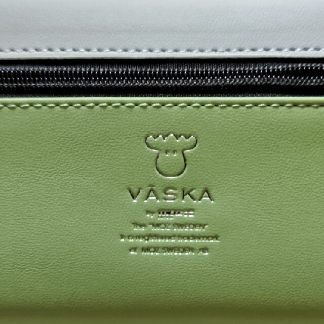 VÄSKA by moz ラミリス ラウンドファスナー束入れ (グリーン) レディースのファッション小物(財布)の商品写真