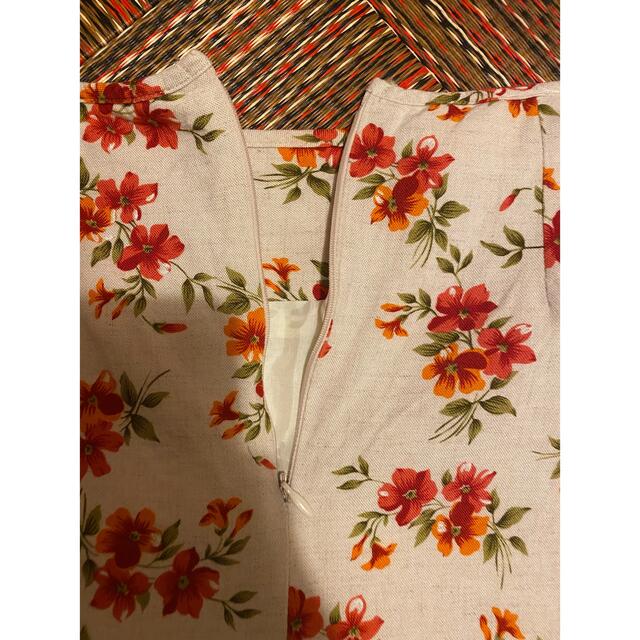 LIZ LISA(リズリサ)のリズリサの花柄タイトスカート レディースのスカート(ひざ丈スカート)の商品写真