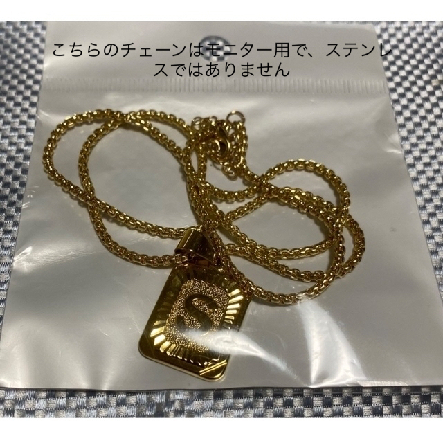 イニシャルS  ゴールドプレートネックレス　新品 レディースのアクセサリー(ネックレス)の商品写真